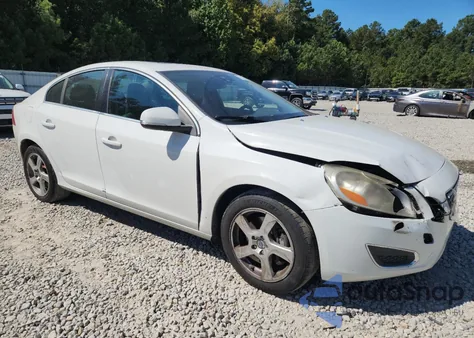 2013 Volvo S60 T5 из США, поврежденный, VIN YV1612FS6D1213931